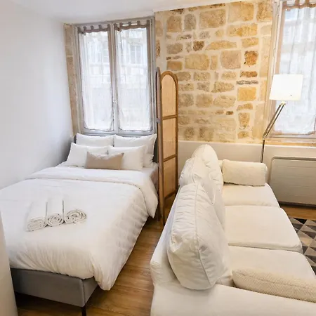 De 28 M2 - La Petite Maison Historique Du Centre De * Lisieux